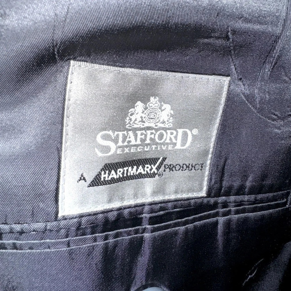 Stafford Executive men’s 43 dk gray jacket 2 button closure wool & silk lined. - Picture 2 of 10